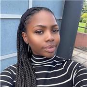 Étudiante de 21 ans en Génie Civil et passionnée de lecture et d’enseignement.
À l’écoute, patiente et disponible pour accompagne.